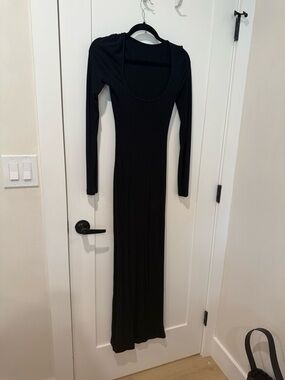 Amazon Black Long Sleeve Scoop Neck Maxi Dress